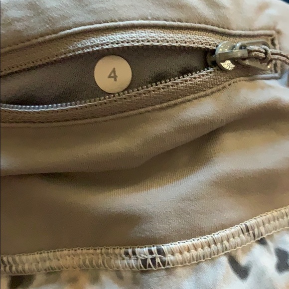 🍋Lululemon Speed Short! - Picture 5 of 8